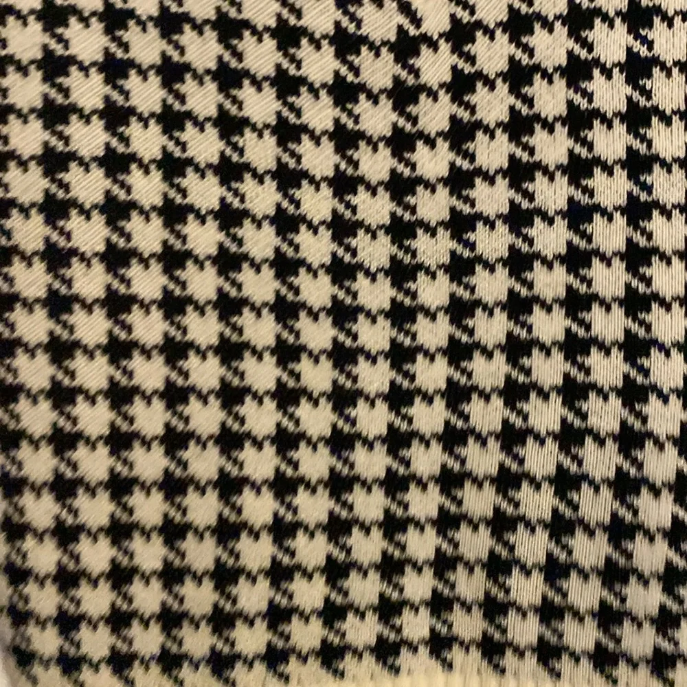 Double Zero Women’s  Oversized Houndstooth Sweater Vest - Picture 3 of 6